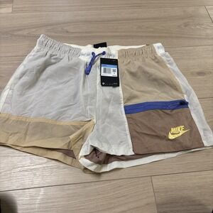 NWT Nike Women's Loose Fit Shorts CJ2284-110 Size M